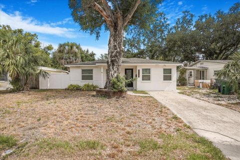 Casa en alquiler en Tampa, Florida, 4 dormitorios, 144.93 m2 № 1847091 - foto 1