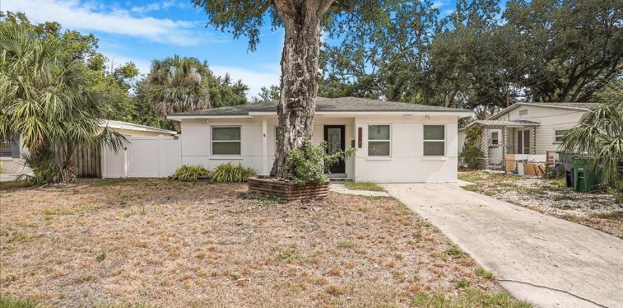 Villa ou maison à Tampa, Floride 4 chambres, 144.93 m2 № 1847091
