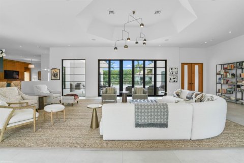House in Wellington, Florida 3 bedrooms, 445 sq.m. № 2191171 - photo 16