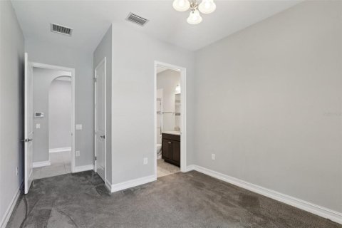 House in New Port Richey, Florida 4 bedrooms, 304.16 sq.m. № 1778935 - photo 26