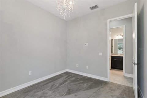 House in New Port Richey, Florida 4 bedrooms, 304.16 sq.m. № 1778935 - photo 20