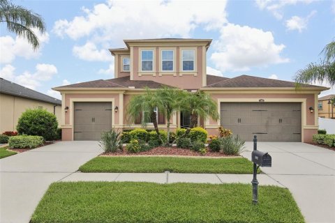 House in New Port Richey, Florida 4 bedrooms, 304.16 sq.m. № 1778935 - photo 1