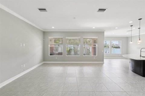 House in New Port Richey, Florida 4 bedrooms, 304.16 sq.m. № 1778935 - photo 7