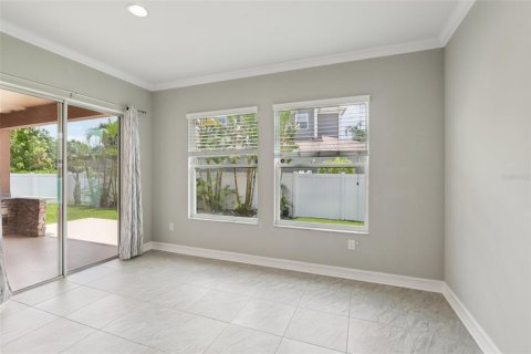 House in New Port Richey, Florida 4 bedrooms, 304.16 sq.m. № 1778935 - photo 11