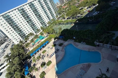 Купить кондоминиум в Санни-Айлс-Бич, Флорида 2 спальни, 139.82м2, № 2021220 - фото 4