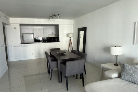 Купить кондоминиум в Санни-Айлс-Бич, Флорида 2 спальни, 139.82м2, № 2021220 - фото 30