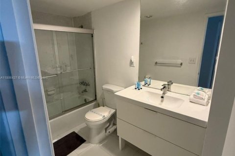 Купить кондоминиум в Санни-Айлс-Бич, Флорида 2 спальни, 139.82м2, № 2021220 - фото 16