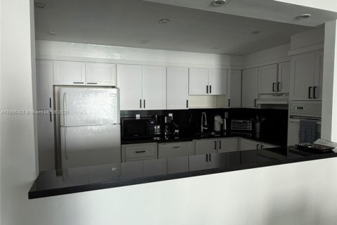 Купить кондоминиум в Санни-Айлс-Бич, Флорида 2 спальни, 139.82м2, № 2021220 - фото 28