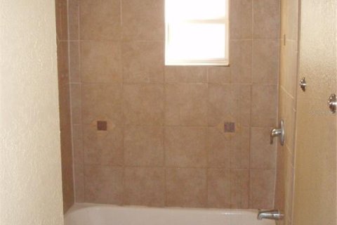 Apartamento en alquiler en Clearwater, Florida, 2 dormitorios, 83.33 m2 № 1879510 - foto 5