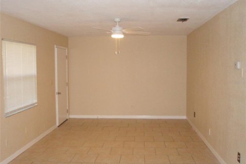 Apartamento en alquiler en Clearwater, Florida, 2 dormitorios, 83.33 m2 № 1879510 - foto 2