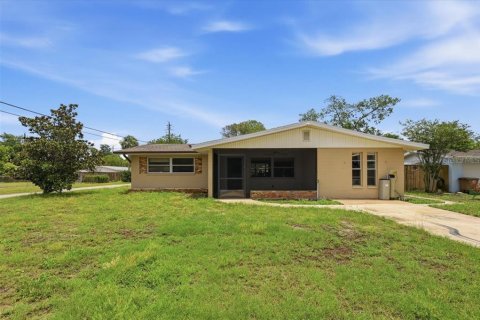Casa en South Daytona, Florida 3 dormitorios, 130.53 m2 № 2237227