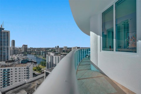 Copropriété à louer à Hollywood, Floride: 3 chambres, 193.98 m2 № 2006262 - photo 20