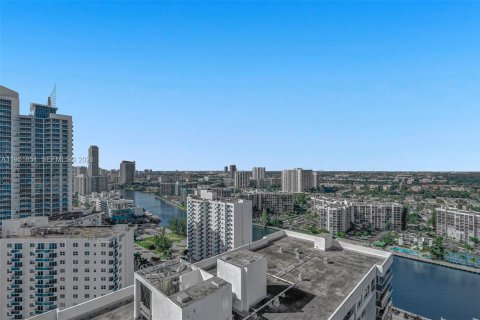 Copropriété à louer à Hollywood, Floride: 3 chambres, 193.98 m2 № 2006262 - photo 22