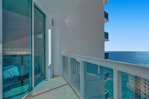 Copropriété à louer à Hollywood, Floride: 3 chambres, 193.98 m2 № 2006262 - photo 17