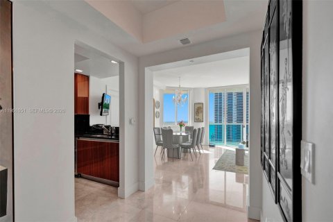 Copropriété à louer à Hollywood, Floride: 3 chambres, 193.98 m2 № 2006262 - photo 6