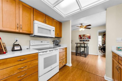 House in Dunedin, Florida 3 bedrooms, 138.42 sq.m. № 1909891 - photo 18