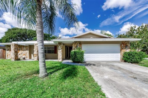 House in Dunedin, Florida 3 bedrooms, 138.42 sq.m. № 1909891 - photo 3