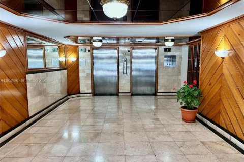 Condominio en venta en Miami Beach, Florida, 2 dormitorios, 127.09 m2 № 2153195 - foto 2