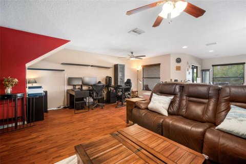 Townhouse in Brandon, Florida 3 bedrooms, 136.85 sq.m. № 1872991 - photo 6