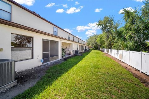 Townhouse in Brandon, Florida 3 bedrooms, 136.85 sq.m. № 1872991 - photo 20