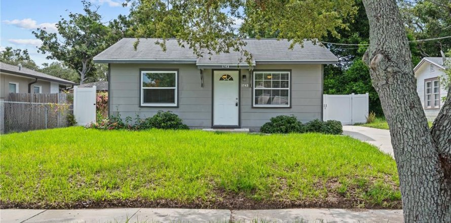 House in Clearwater, Florida 2 bedrooms, 82.13 sq.m. № 1795624