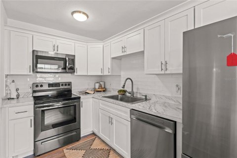 House in Clearwater, Florida 2 bedrooms, 82.13 sq.m. № 1795624 - photo 21