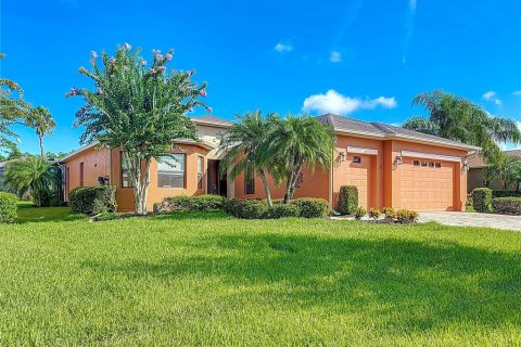 Villa ou maison à vendre à Poinciana, Floride: 2 chambres, 229.56 m2 № 1838530 - photo 1