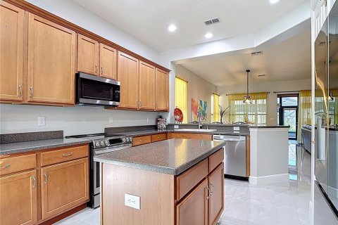 Villa ou maison à vendre à Poinciana, Floride: 2 chambres, 229.56 m2 № 1838530 - photo 13