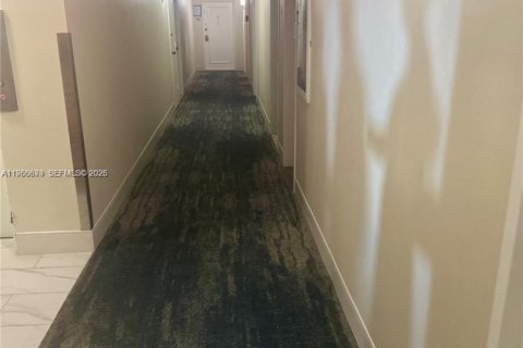 Condo in Aventura, Florida, 1 bedroom  № 2043130 - photo 15