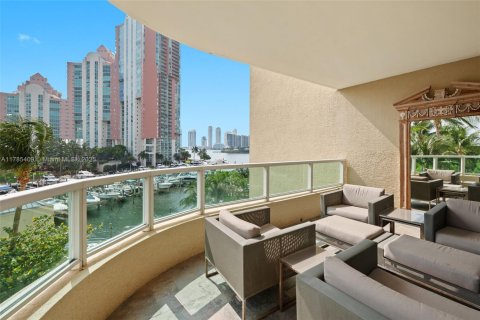 Condo in Aventura, Florida, 2 bedrooms  № 1864733 - photo 1