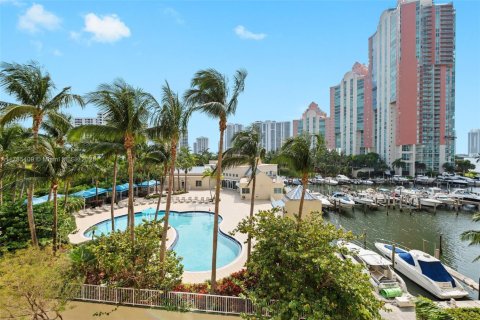 Condo in Aventura, Florida, 2 bedrooms  № 1864733 - photo 12