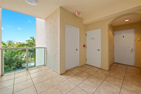 Condo in Aventura, Florida, 2 bedrooms  № 1864733 - photo 3