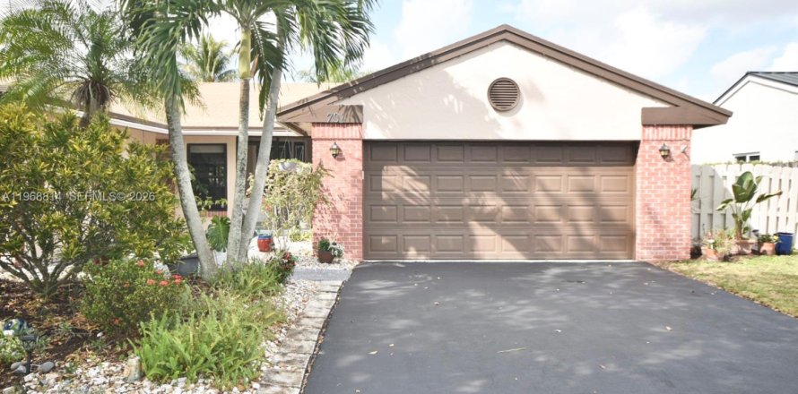 Casa en Davie, Florida 4 dormitorios, 177.26 m2 № 2035884