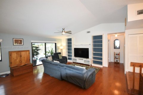 Casa en venta en Davie, Florida, 4 dormitorios, 177.26 m2 № 2035884 - foto 16