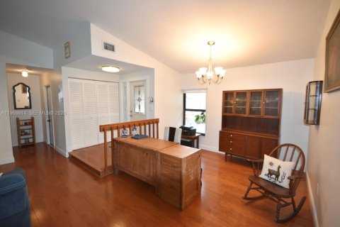 Casa en venta en Davie, Florida, 4 dormitorios, 177.26 m2 № 2035884 - foto 24