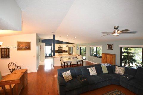 Casa en venta en Davie, Florida, 4 dormitorios, 177.26 m2 № 2035884 - foto 15