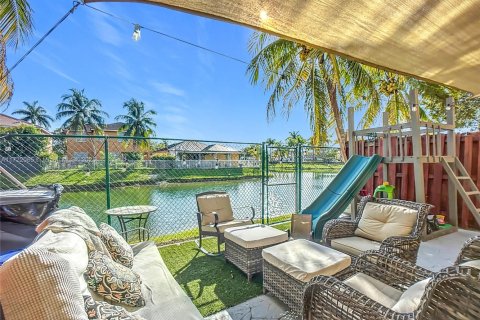 Adosado en venta en Homestead, Florida, 4 dormitorios, 150.13 m2 № 1472668 - foto 21