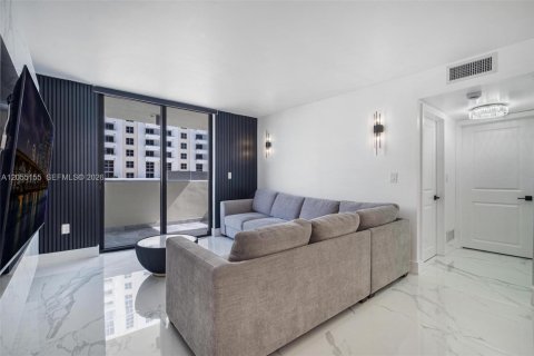 Condominio en Miami Beach, Florida, 2 dormitorios  № 2168429