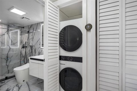 Condominio en venta en Miami Beach, Florida, 2 dormitorios, 83.8 m2 № 2168429 - foto 20