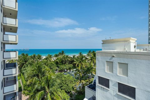 Condominio en venta en Miami Beach, Florida, 2 dormitorios, 83.8 m2 № 2168429 - foto 13