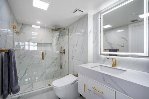 Condominio en venta en Miami Beach, Florida, 2 dormitorios, 83.8 m2 № 2168429 - foto 24
