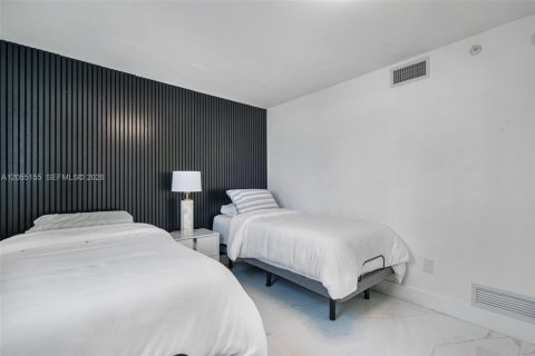 Condominio en venta en Miami Beach, Florida, 2 dormitorios, 83.8 m2 № 2168429 - foto 16