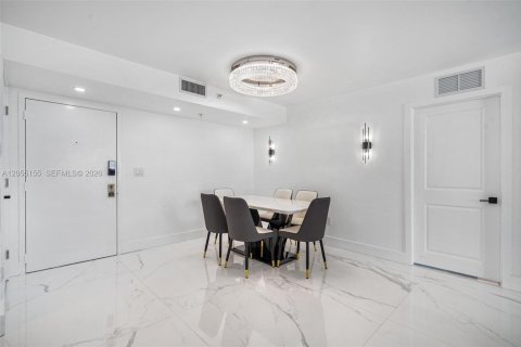 Condominio en venta en Miami Beach, Florida, 2 dormitorios, 83.8 m2 № 2168429 - foto 9
