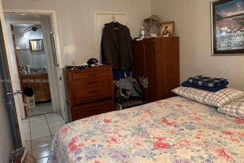 Condo in Sunny Isles Beach, Florida, 2 bedrooms  № 2088501 - photo 17