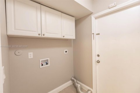 Купить виллу или дом в Веллингтон, Флорида 6 комнат, 191.01м2, № 1996416 - фото 23