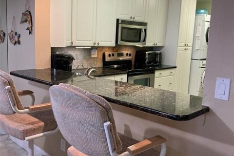 Condominio en venta en Madeira Beach, Florida, 2 dormitorios, 102.19 m2 № 1535617 - foto 13