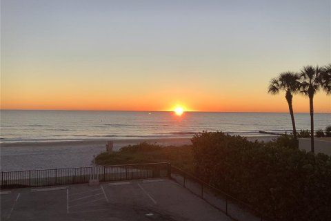 Condominio en venta en Madeira Beach, Florida, 2 dormitorios, 102.19 m2 № 1535617 - foto 4