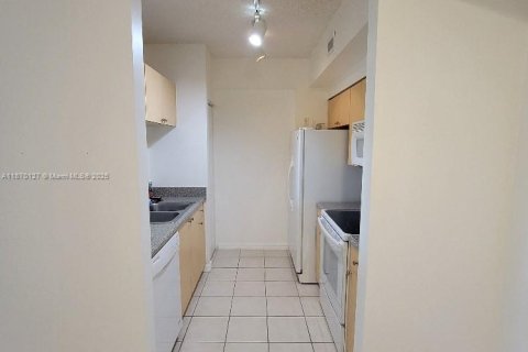 Copropriété à louer à Miramar, Floride: 1 chambre, 67.82 m2 № 1897049 - photo 5