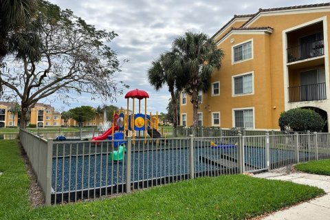 Copropriété à louer à Miramar, Floride: 1 chambre, 67.82 m2 № 1897049 - photo 2