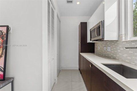 Propiedad comercial en alquiler en Doral, Florida, 1 dormitorio № 2026449 - foto 4